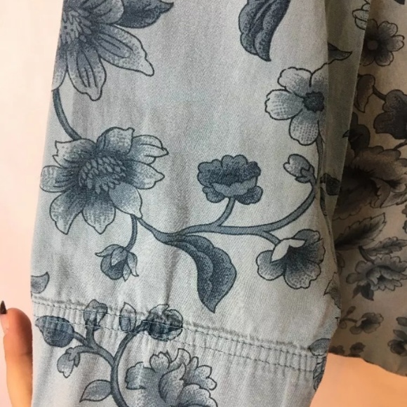 SOLD! Hot Cotton Peony Floral Button Down Shirt Top - Picture 8 of 8